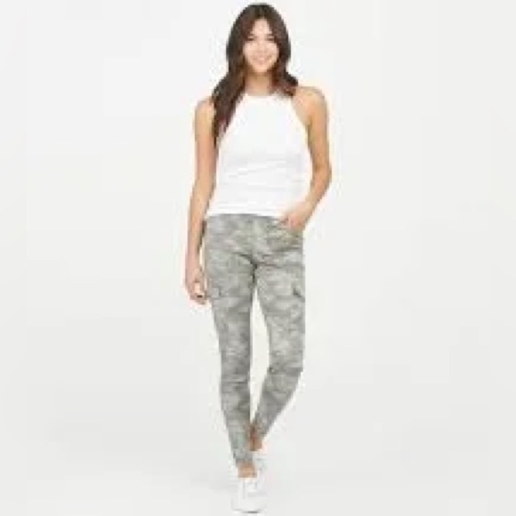 NWT! Spanx XS, XSP, SP 20311Q Stretch Twill Ankle Cargo Pant, stone wash camo - Picture 1 of 15